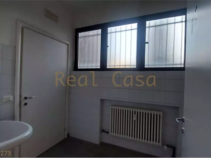 Immagine 27 di Negozio in vendita  in Via Giardini  322 a Modena