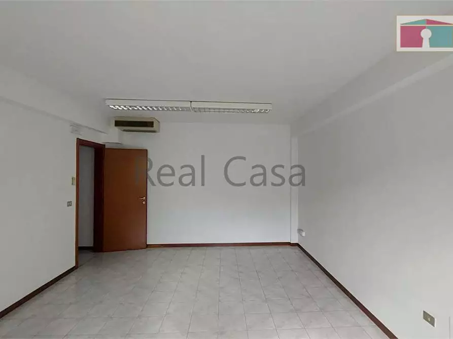 Immagine 4 di Ufficio in affitto  in Via Poletti a Modena