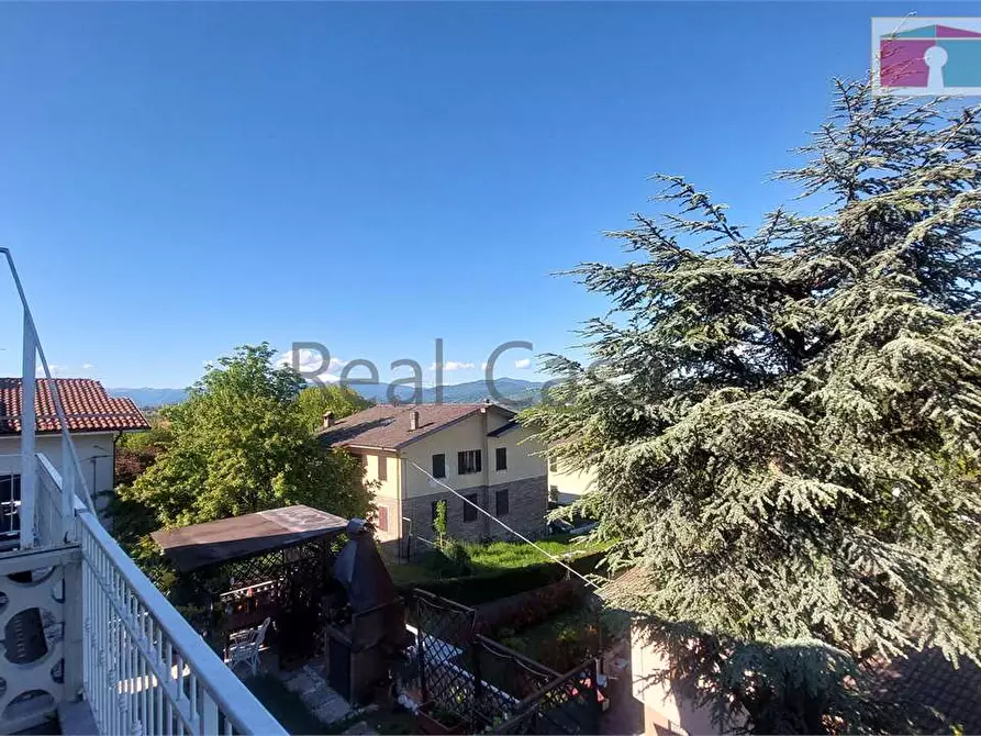 Immagine 30 di Villa in affitto  in Via Verdi  a Serramazzoni