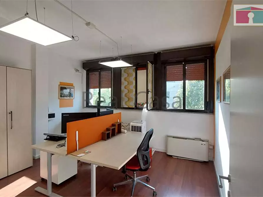 Immagine 15 di Ufficio in vendita  in Via Grecia a Modena