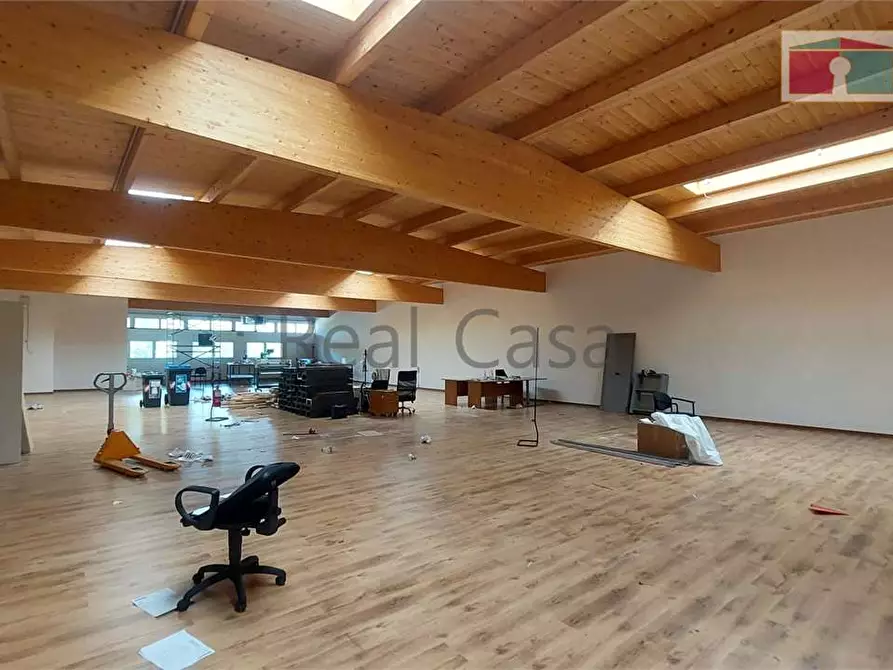 Immagine 1 di Laboratorio in affitto  in Via Emilia Ovest a Modena