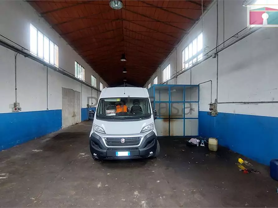 Immagine 17 di Capannone industriale in vendita  a Modena