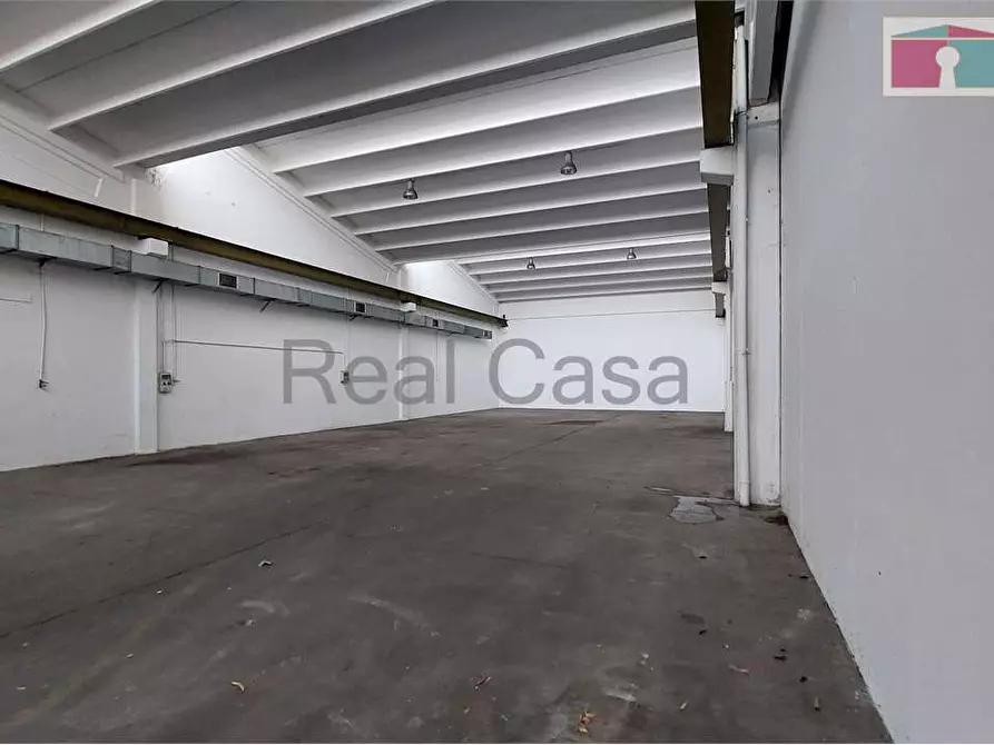 Immagine 1 di Capannone industriale in vendita  in Via Porpora a Modena