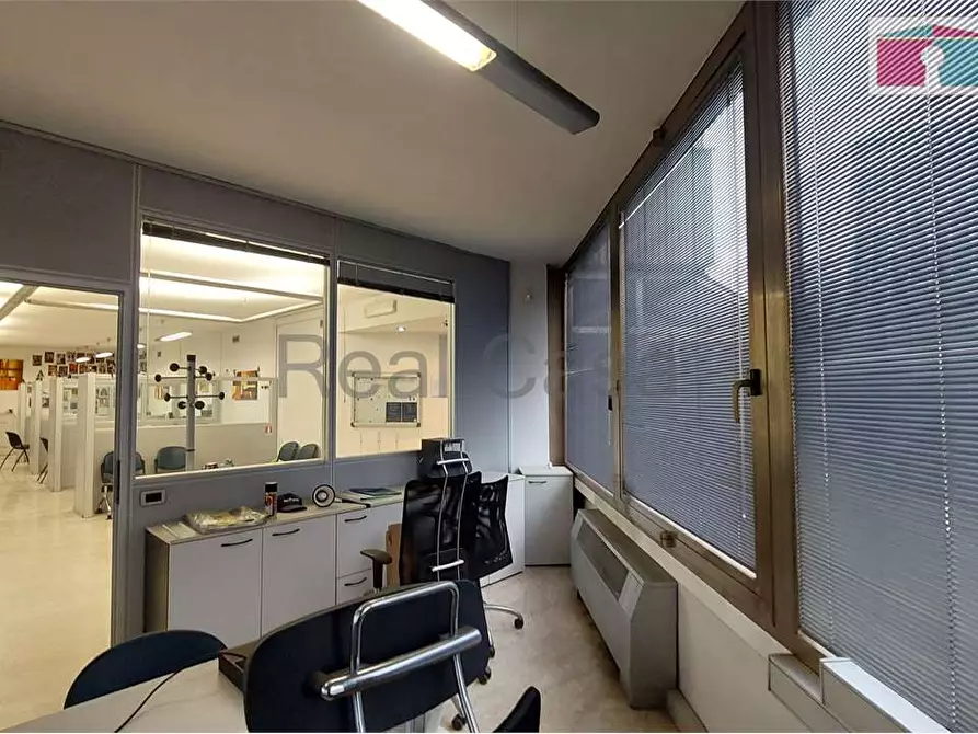 Immagine 40 di Ufficio in vendita  in Via Cagliostro a Modena