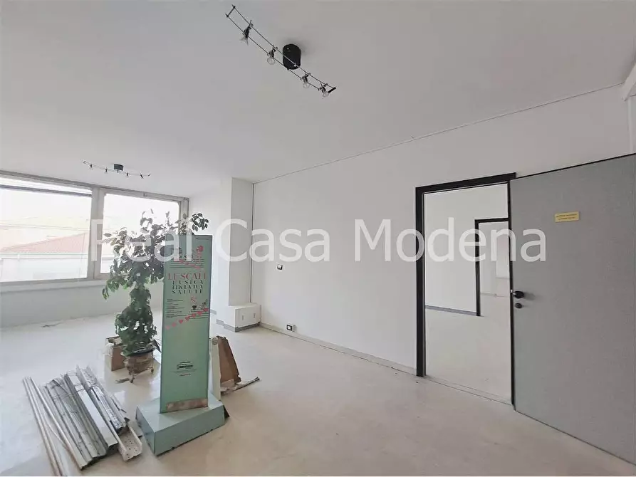 Immagine 13 di Ufficio in vendita  in Via Cagliostro a Modena