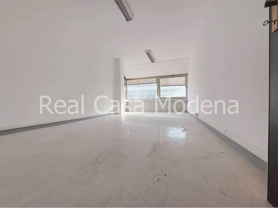 Immagine 12 di Ufficio in vendita  in Via Cagliostro a Modena