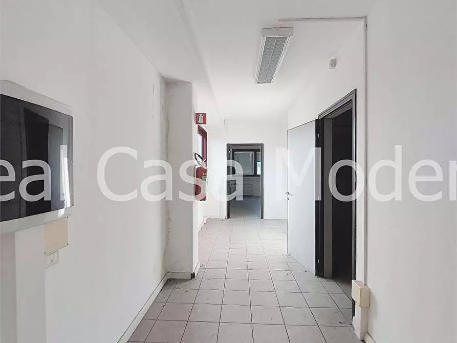 Immagine 4 di Ufficio in affitto  in Via Emilia Est a Modena