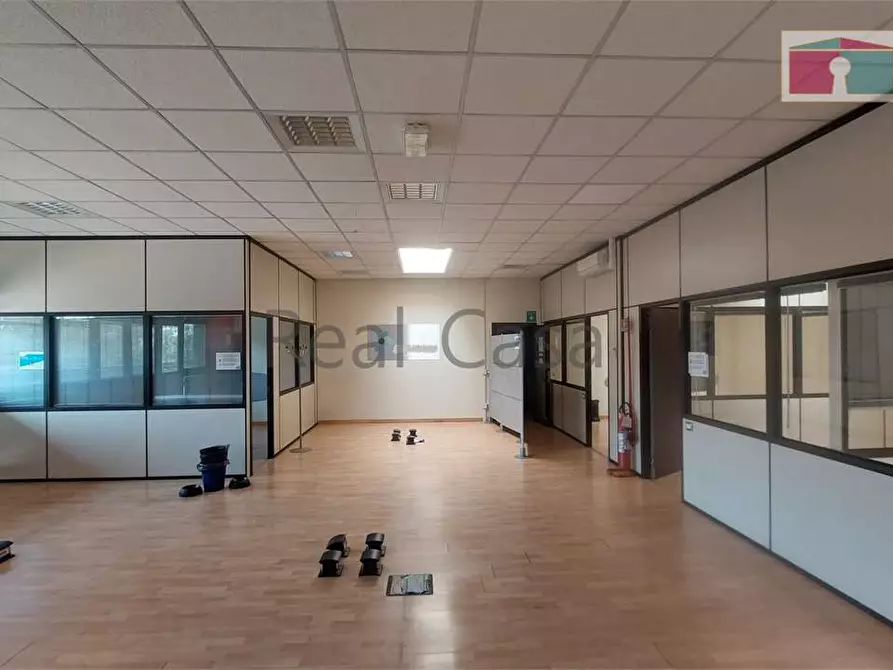 Immagine 3 di Laboratorio in affitto  in Viale Virgilio  a Modena
