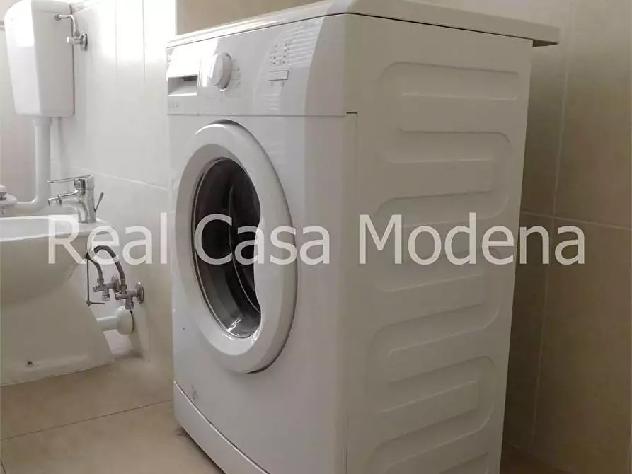 Immagine 14 di Appartamento in affitto  in Viale Verdi a Modena