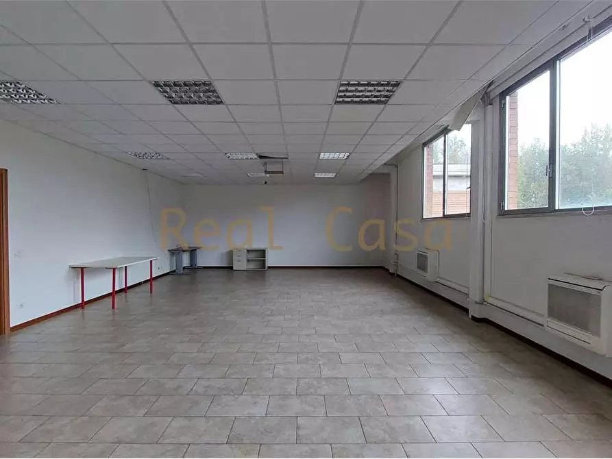 Immagine 1 di Laboratorio in vendita  a Modena