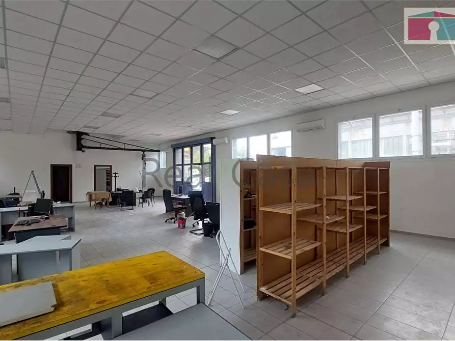 Immagine 11 di Laboratorio in affitto  in Via cesare della chiesa a Modena