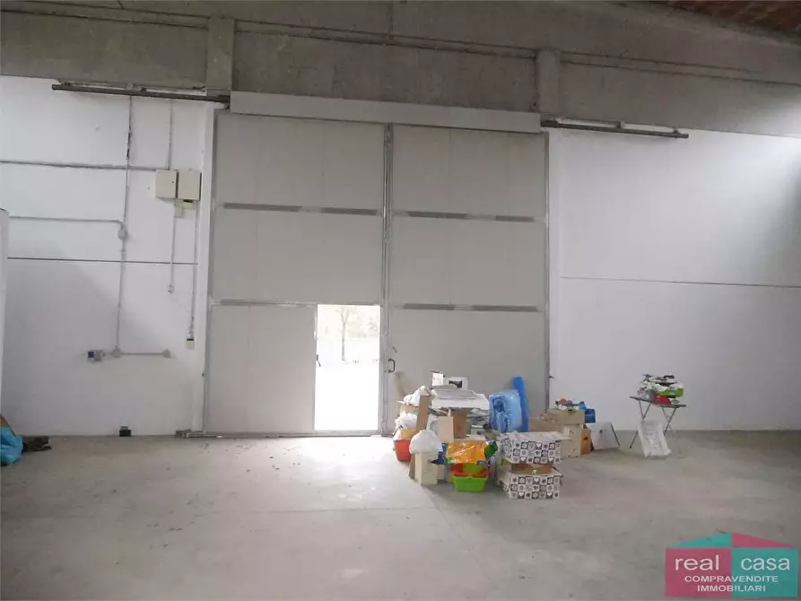 Immagine 1 di Capannone industriale in affitto  in Via Statale dell' Abetone e del Brennero a Maranello