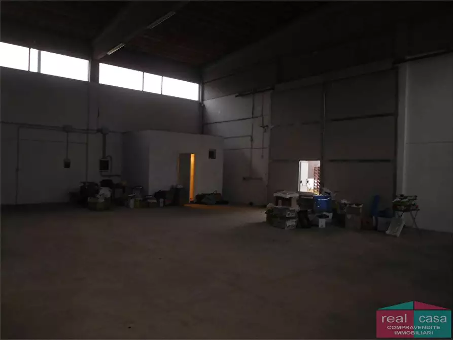 Immagine 4 di Capannone industriale in affitto  in Via Statale dell' Abetone e del Brennero a Maranello