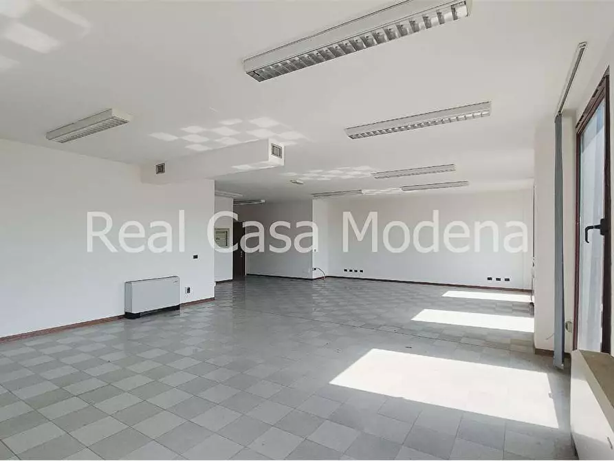Immagine 3 di Ufficio in affitto  in Via Marianini a Modena