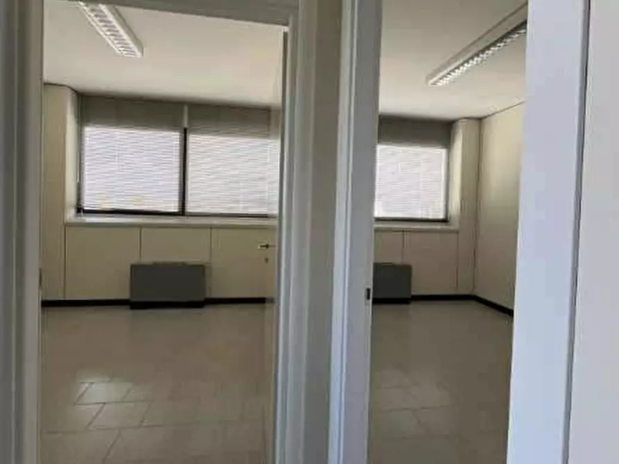 Immagine 2 di Ufficio in affitto  in Via Baccelli  a Modena