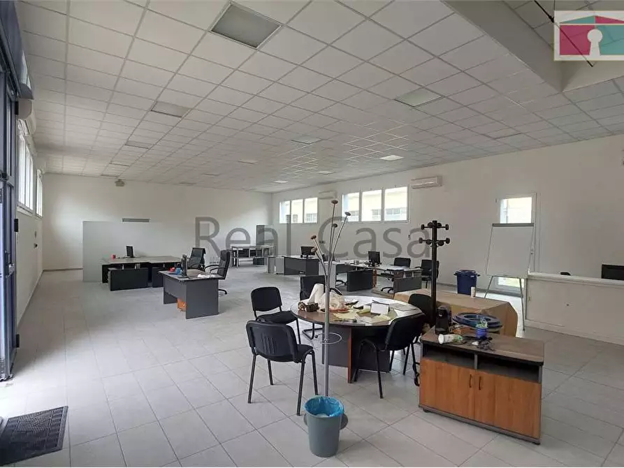 Immagine 4 di Laboratorio in affitto  in Via cesare della chiesa a Modena