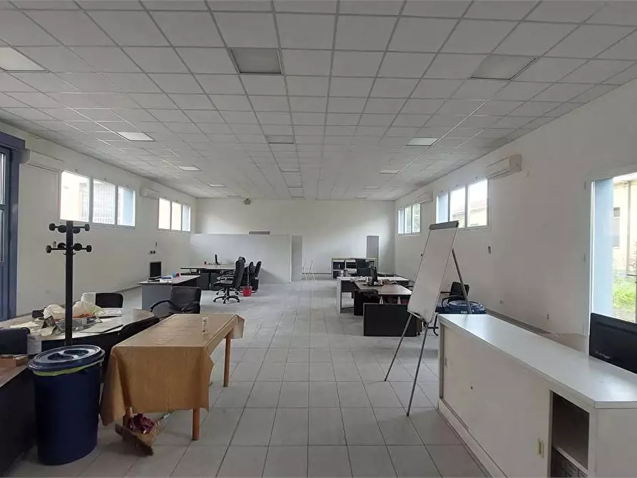Immagine 6 di Laboratorio in affitto  in Via cesare della chiesa a Modena