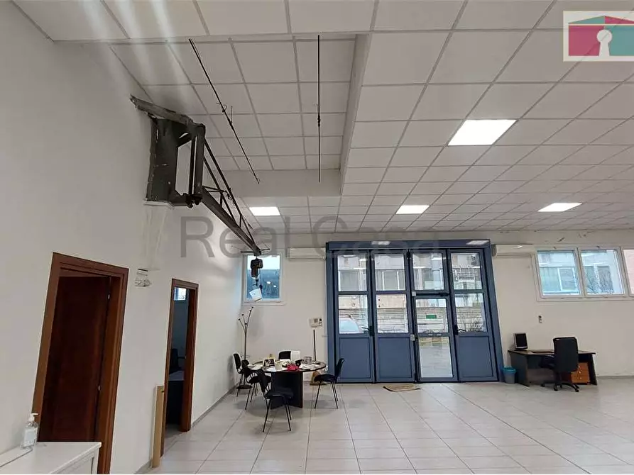 Immagine 15 di Laboratorio in affitto  in Via cesare della chiesa a Modena