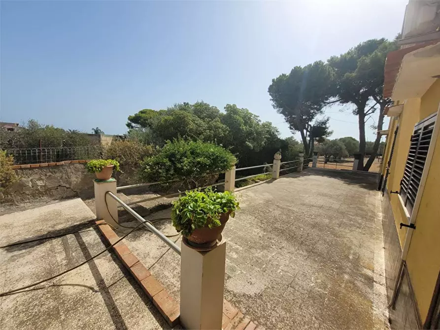 Immagine 5 di Villa in vendita  in via tringali 41 a Augusta