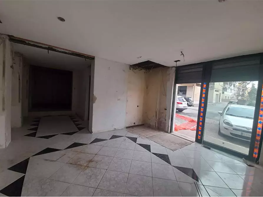 Immagine 2 di Negozio in vendita  in via sicilia 1 a Siracusa