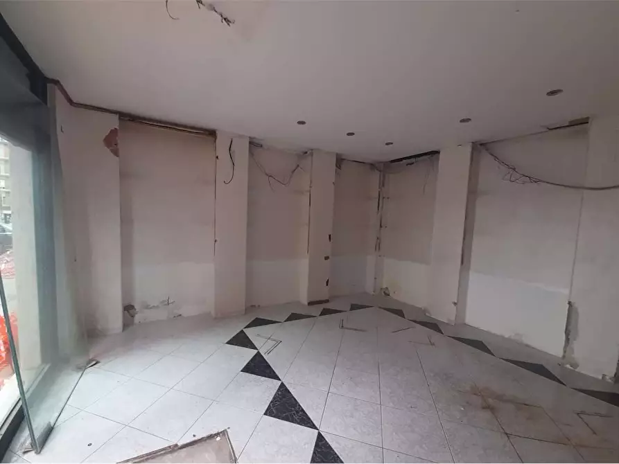 Immagine 4 di Negozio in vendita  in via sicilia 1 a Siracusa