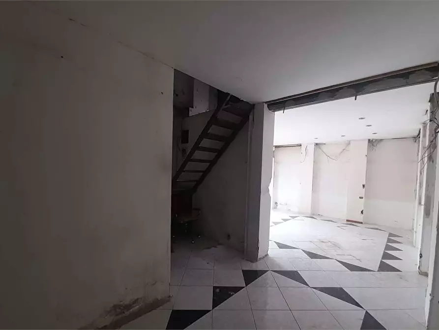 Immagine 6 di Negozio in vendita  in via sicilia 1 a Siracusa