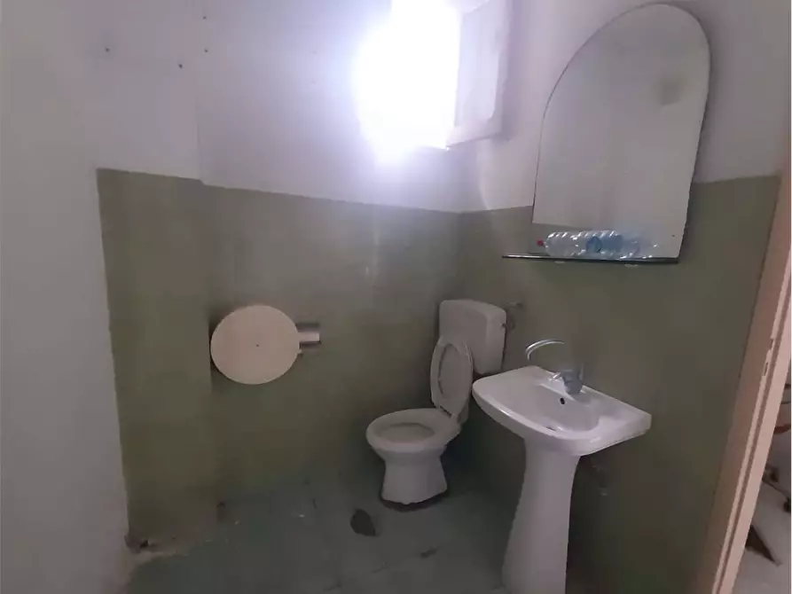 Immagine 12 di Negozio in vendita  in via sicilia 1 a Siracusa