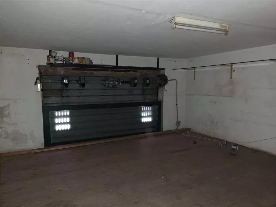 Immagine 20 di Negozio in vendita  in via sicilia 1 a Siracusa