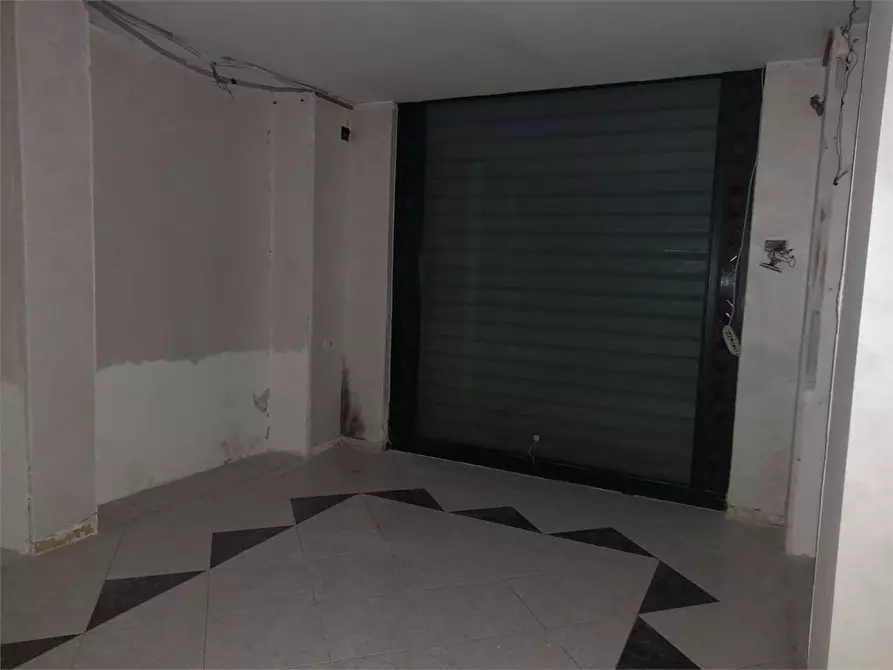 Immagine 10 di Negozio in vendita  in via sicilia 1 a Siracusa