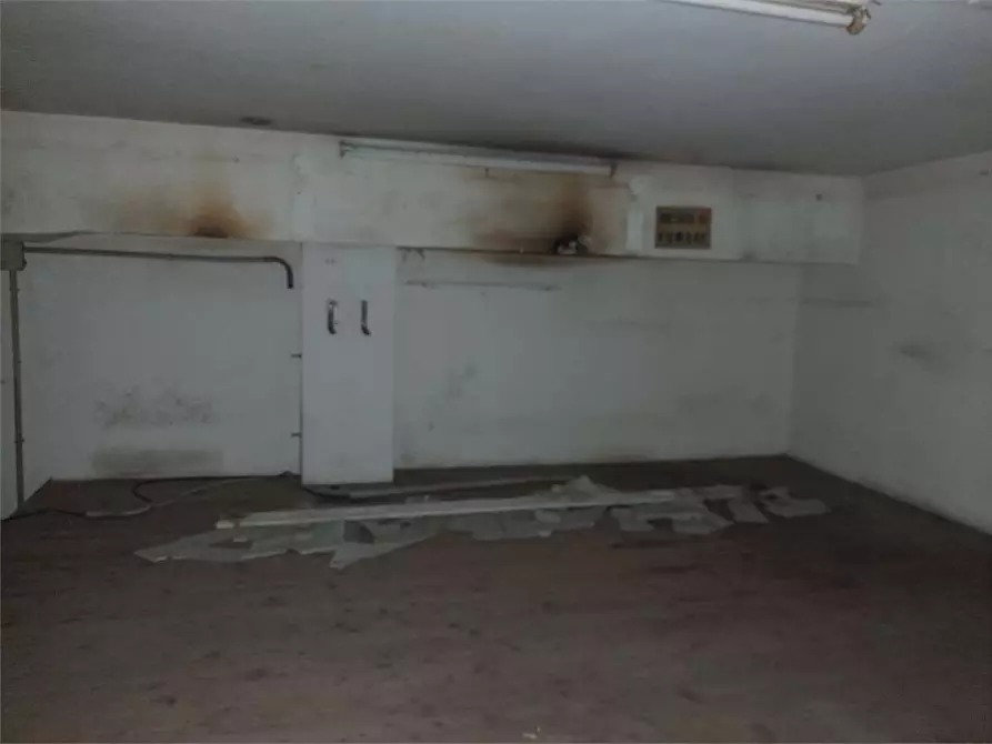 Immagine 18 di Negozio in vendita  in via sicilia 1 a Siracusa