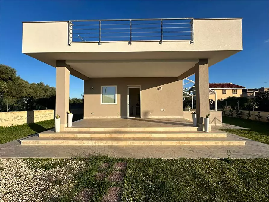 Immagine 1 di Villa in vendita  a Siracusa