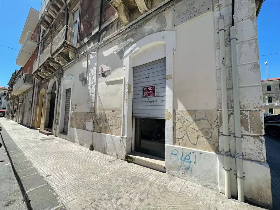 Immagine 1 di Negozio in vendita  a Siracusa