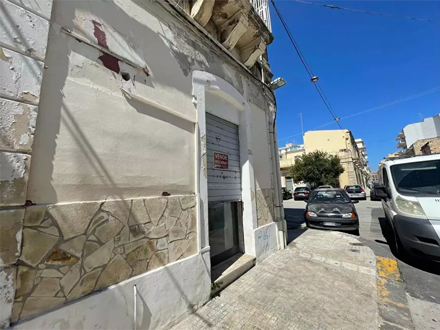 Immagine 2 di Negozio in vendita  a Siracusa