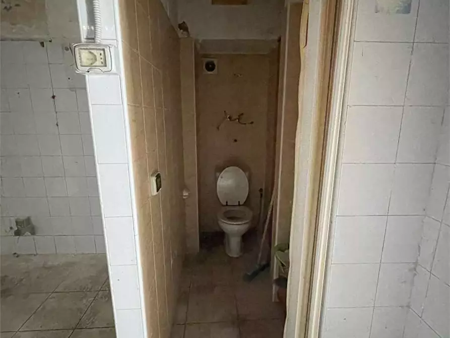 Immagine 14 di Negozio in vendita  a Siracusa