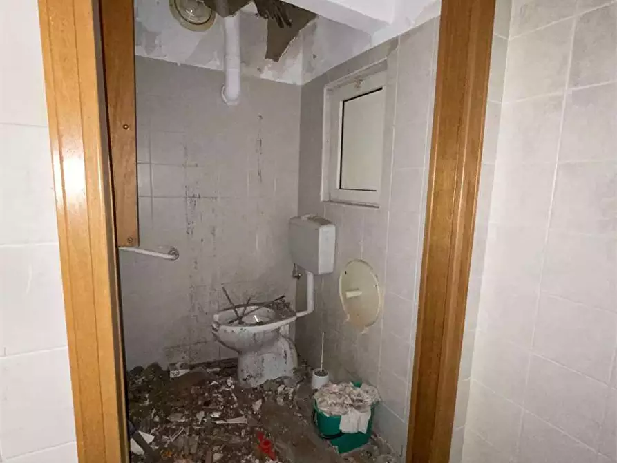 Immagine 16 di Negozio in vendita  a Siracusa