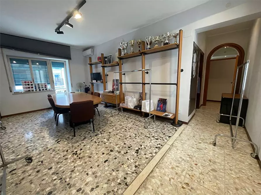 Immagine 4 di Quadrilocale in vendita  in via papa stefano IV 1 a Siracusa