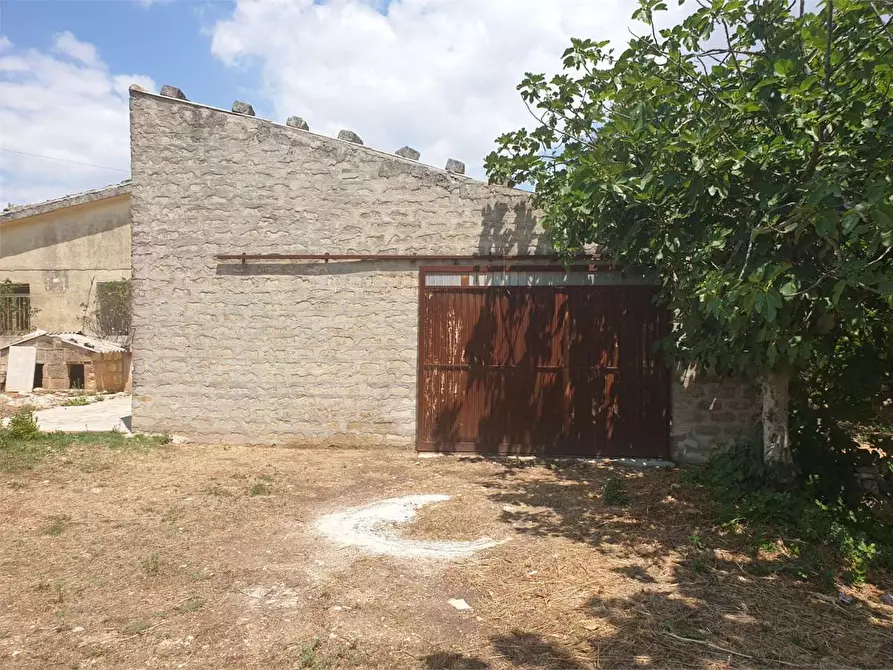 Immagine 18 di Villa in vendita  a Noto