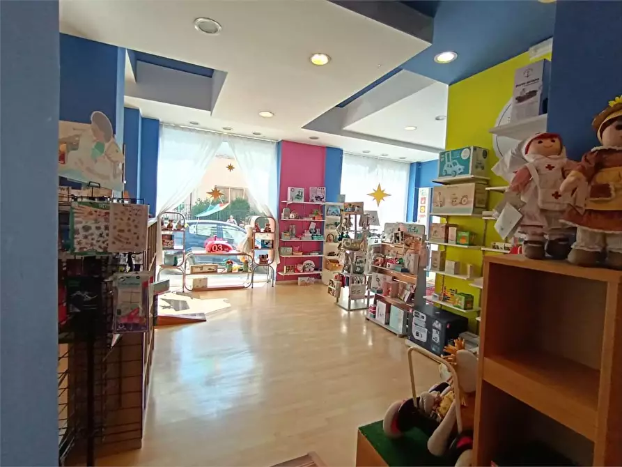 Immagine 2 di Negozio in affitto  a Siracusa