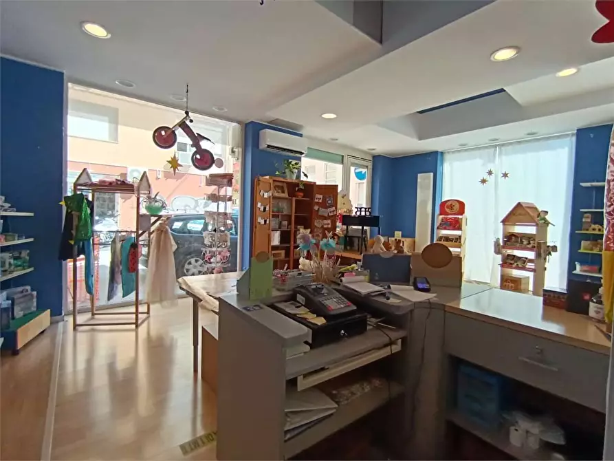 Immagine 5 di Negozio in affitto  a Siracusa