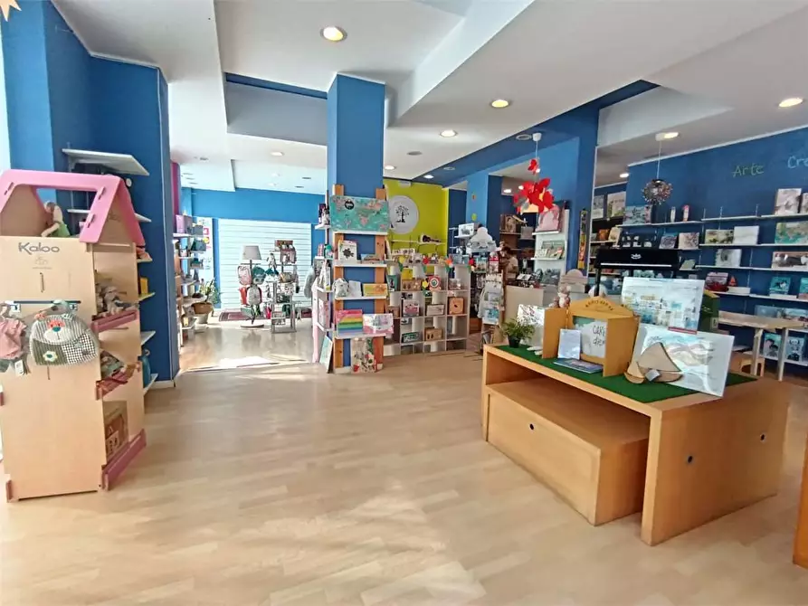 Immagine 6 di Negozio in affitto  a Siracusa