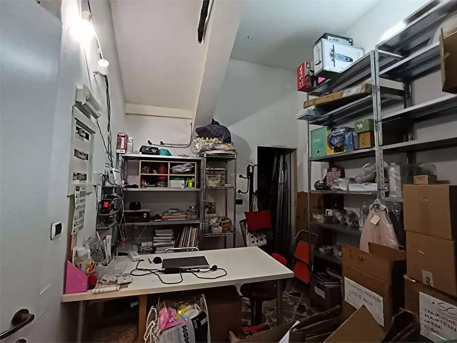 Immagine 10 di Negozio in affitto  a Siracusa