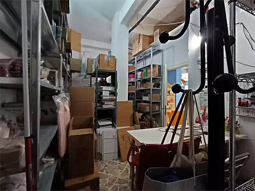 Immagine 11 di Negozio in affitto  a Siracusa