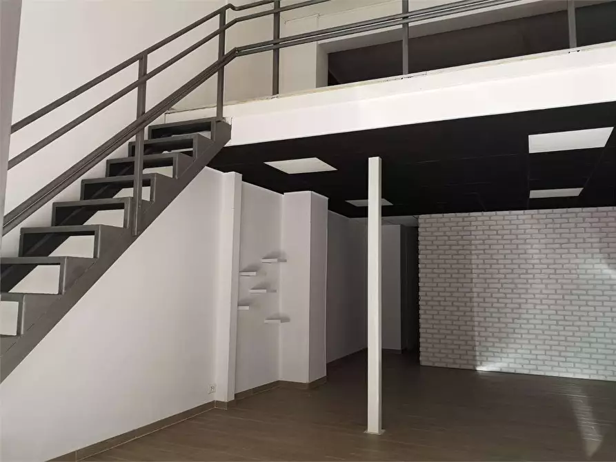 Immagine 11 di Ufficio in affitto  a Siracusa