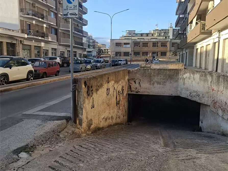 Immagine 1 di Garage in vendita  a Siracusa