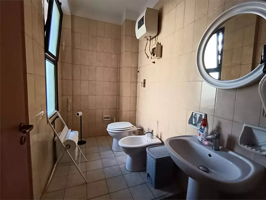 Immagine 21 di Ufficio in affitto  a Siracusa