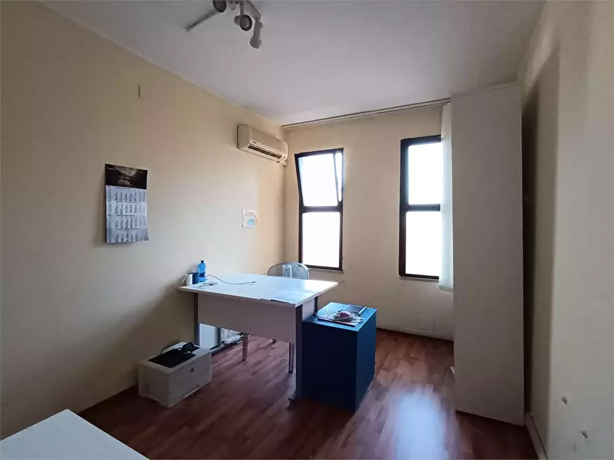 Immagine 16 di Ufficio in affitto  in viale teracati 1 a Siracusa