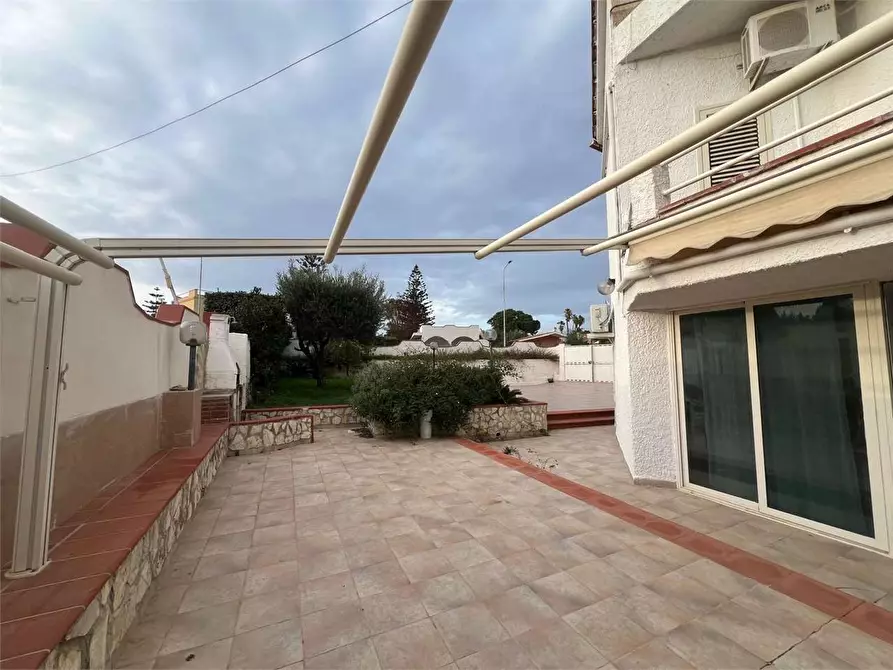 Immagine 3 di Villa in vendita  a Siracusa