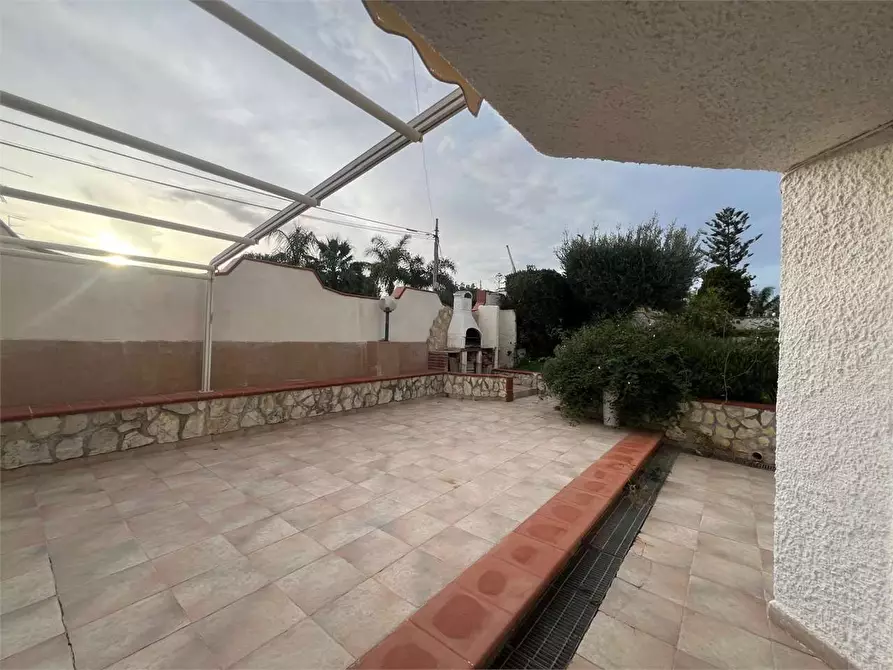 Immagine 4 di Villa in vendita  a Siracusa