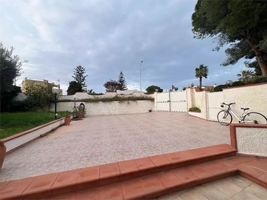 Immagine 6 di Villa in vendita  a Siracusa