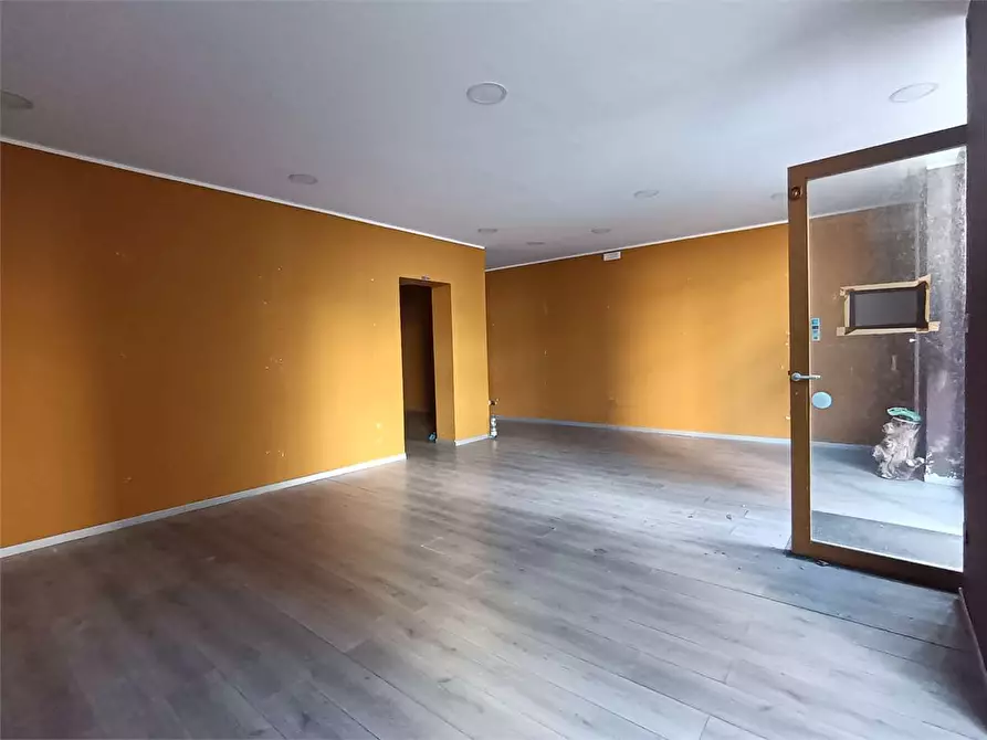 Immagine 3 di Negozio in affitto  a Siracusa